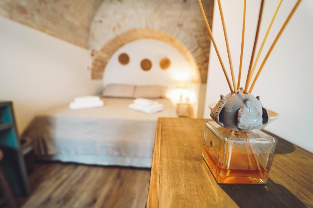 Trullo Syrah-Trulli Anti Charme & Relax Bed & Breakfast อัลเบโรเบลโล ภายนอก รูปภาพ