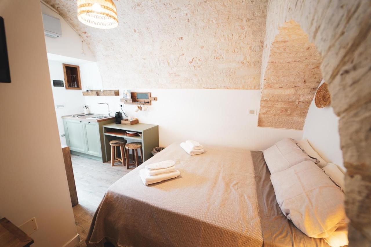 Trullo Syrah-Trulli Anti Charme & Relax Bed & Breakfast อัลเบโรเบลโล ภายนอก รูปภาพ